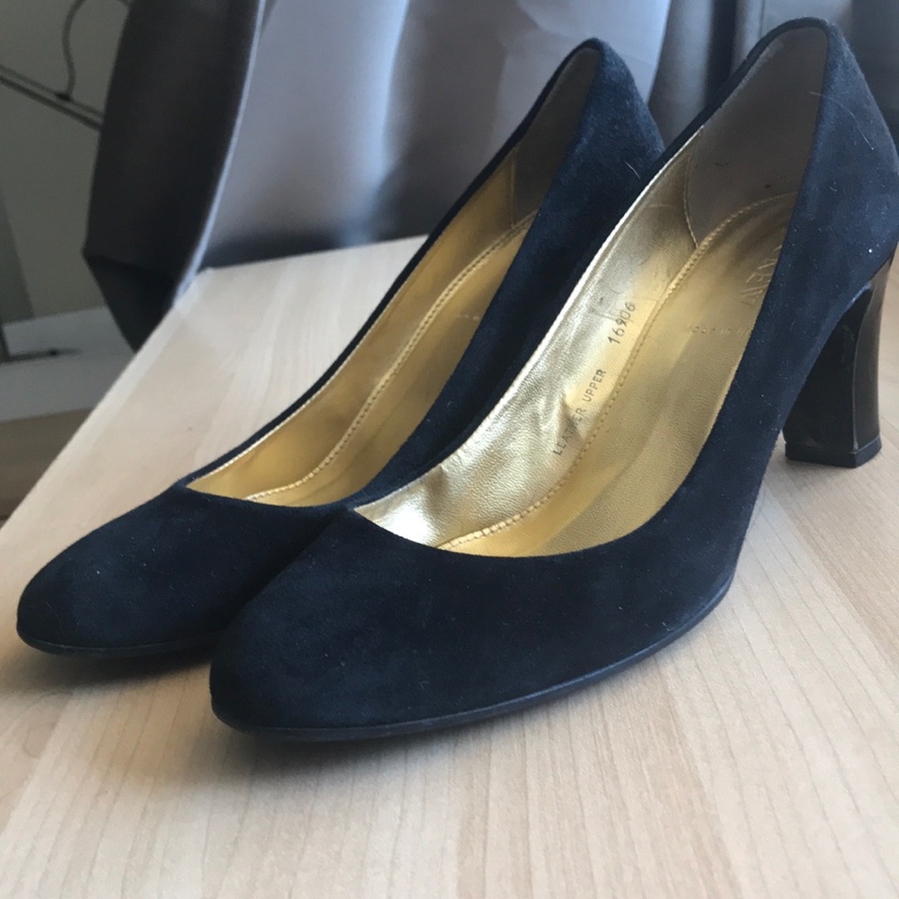 JCrew Black Suede pumps